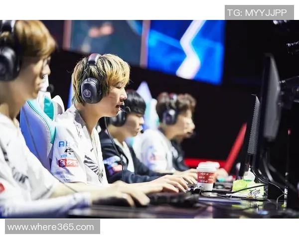 美媒分享库里一家六口温馨聚餐瞬间时光荏苒令人感慨不已 美媒分享库里一家六口温馨聚餐瞬间时光荏苒令人感慨不已