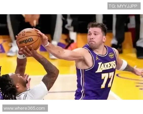 新赛季得分榜揭晓东契奇场均345分领跑马克西超越SGA字母哥紧随其后 新赛季得分榜揭晓东契奇场均345分领跑马克西超越SGA字母哥紧随其后