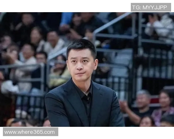 媒体人分析杨鸣连吃两次技术犯规裁判无误教练性格火爆影响球队表现