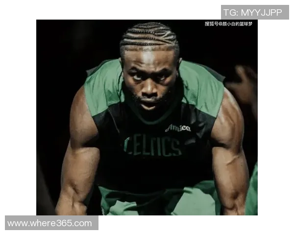 杰伦布朗为何只穿一边袖子想要改变自己的气场与风格 杰伦布朗为何只穿一边袖子想要改变自己的气场与风格