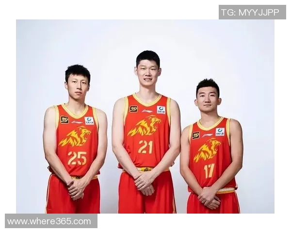 四川全运男篮出征亚洲巡回赛巴中站周琦胡金秋孙铭徽领衔参赛阵容