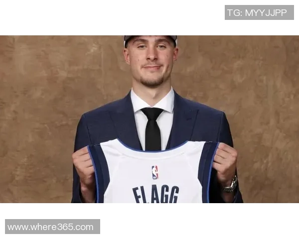 状元弗拉格表现不佳12投仅3中仅得10分7篮板6助攻2抢断1盖帽令人失望