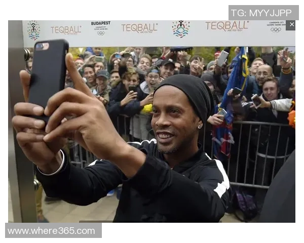 克罗斯心目中的最佳11人阵容揭晓梅罗与大小罗联手齐祖与魔笛掌控中场 克罗斯心目中的最佳11人阵容揭晓梅罗与大小罗联手齐祖与魔笛掌控中场